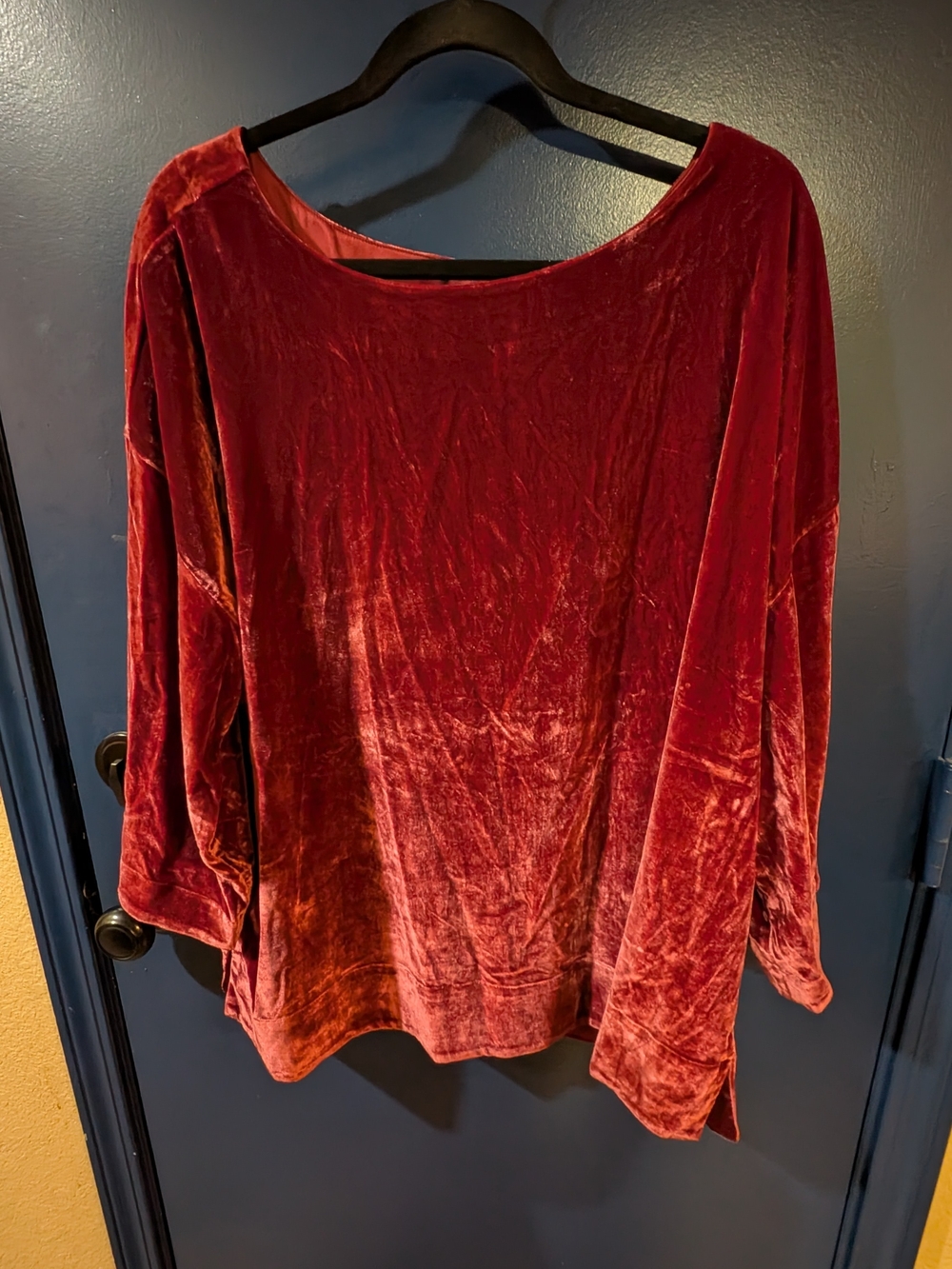 Soft Surroundings 2X Burgundy Velvet Boat Neck Top Bell Sleeve